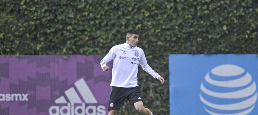 Johan Vázquez llega a la concentración de la Selección Mexicana en Girona