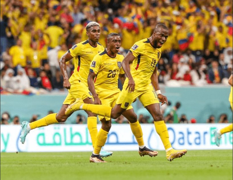Qatar cae 2-0 ante Ecuador; por primera ocasión el equipo anfitrión pierde el partido inaugural