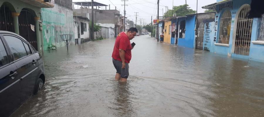¡Amanecen anegados! Sorprenden lluvias a villahermosinos