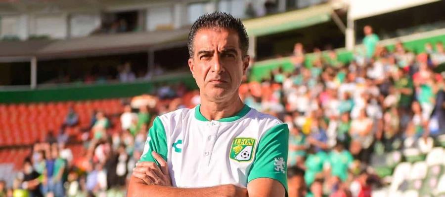 Sale Renato Paiva como DT del León; llegaría Nico Larcamón
