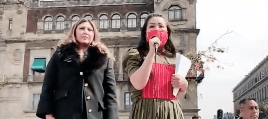 Interpone saxofonista agredida con ácido, demanda contra Alejandro Murat