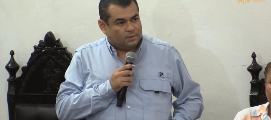 Del Rivero actúa como secretario de Morena y ataca con ‘tuitazos’, acusa diputado del PRD