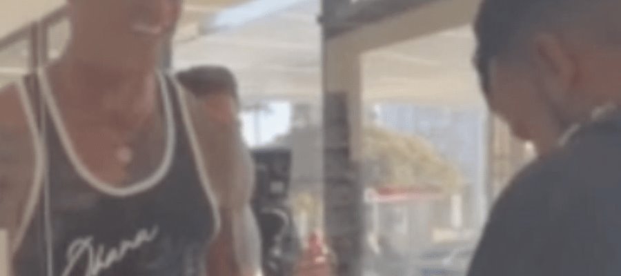 Dwayne Johnson confiesa que de niño robo chocolates en tienda y regresa para enmendar error