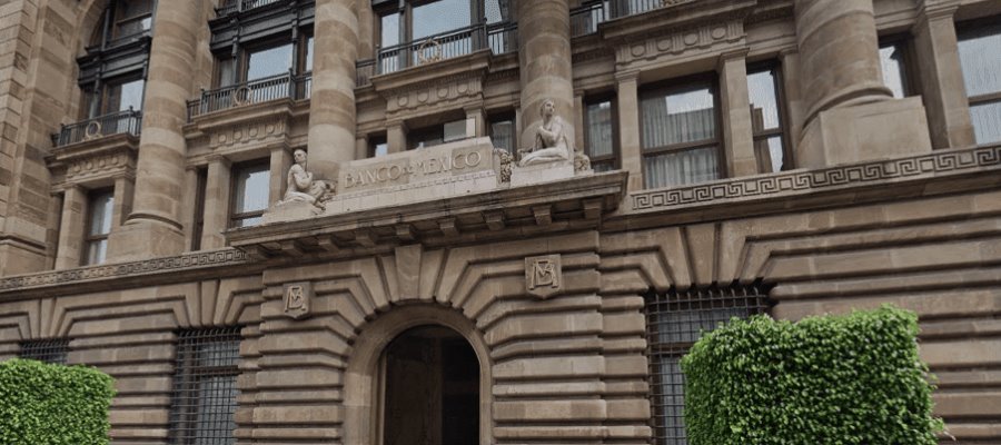 Mejora Banxico expectativas del PIB para 2022 y 2023