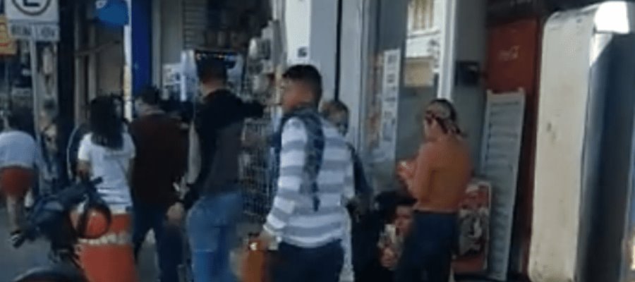 Asesinan a tiros a líder de comerciantes en centro de Irapuato