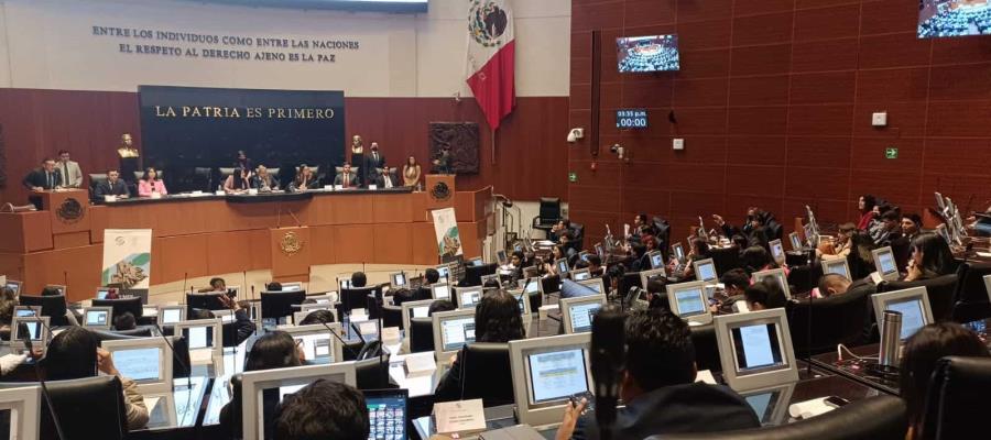 ¡Son senadores por un día! 128 estudiantes de la UJAT; presentan iniciativas y debaten en la Cámara alta