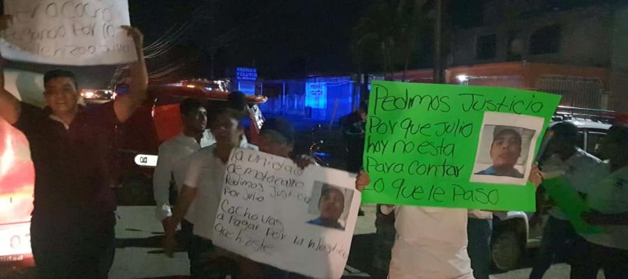 Pochimovilistas bloquean la Teapa-Villahermosa; exigen justicia para chofer asesinado