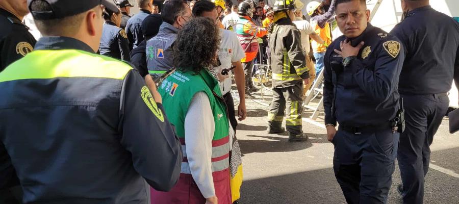 Choca autobús en Periférico de CDMX; hay un muerto y 40 heridos