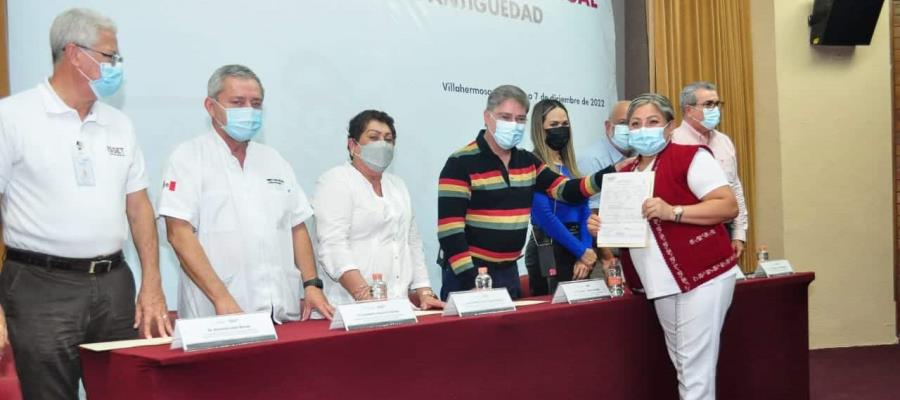 Entregan 121 plazas a trabajadores del ISSET; ya suman 461 en los últimos 4 años