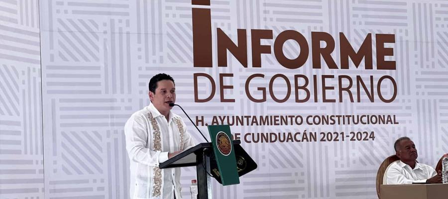 A no caer en la mediocridad y el conformismo, llama edil de Cunduacán a sus funcionarios