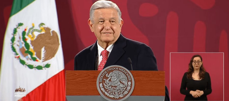 Obrador confirma errores en su ‘plan B’; asegura que quitarán beneficios al PVEM y PT