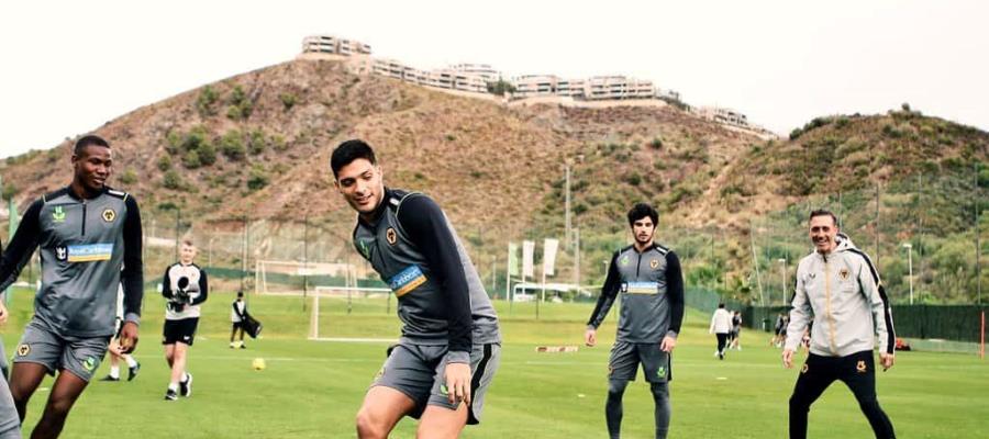 Raúl Jiménez volvió a tener minutos con el Wolverhampton