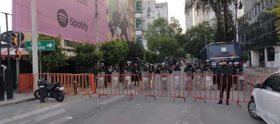 Acusa Lilly Téllez a Sheinbaum de mandar “granaderos” al Senado, para evitar protestas a favor del INE