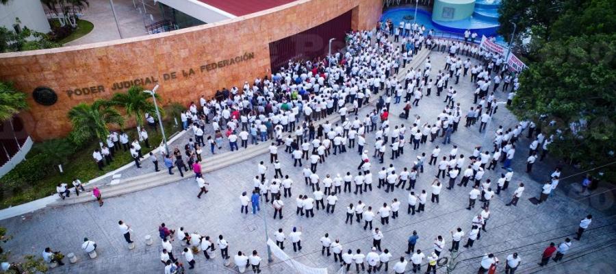 Taxistas protestan contra Uber en Quintana Roo