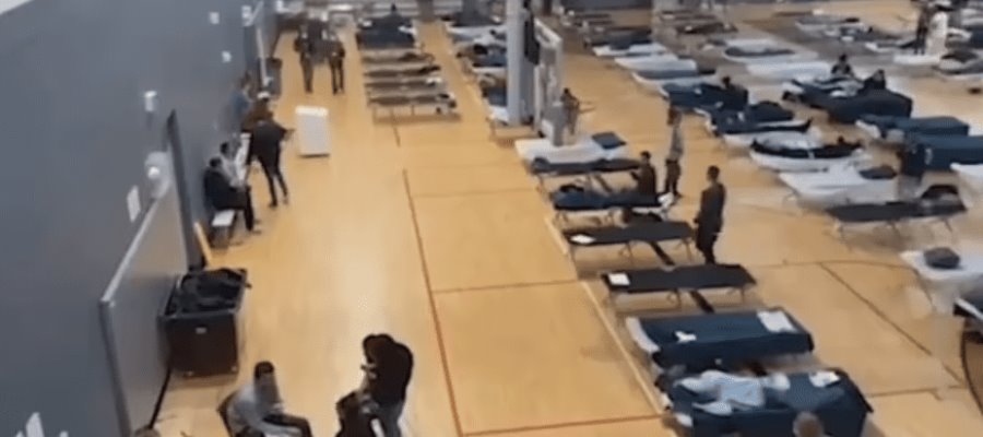 Denver declara estado de emergencia por saturación de migrantes