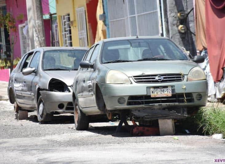 Va PEC contra autos abandonados en la vía pública
