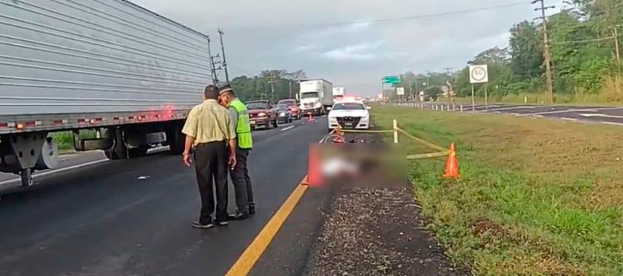 Muere motociclista en la Cárdenas-Villahermosa tras ser impactado por una unidad pesada