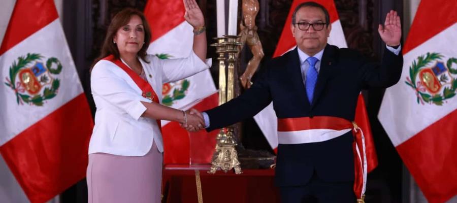 Renueva presidenta de Perú parte de su gabinete