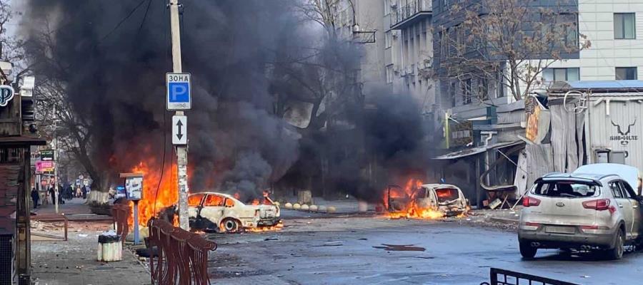 Viven Navidad de terror en Ucrania; bombardeo deja 7 muertos en Jersón