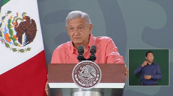 “Cualquier error de Yasmín Esquivel fue como estudiante”: AMLO minimiza presunto plagio de ministra