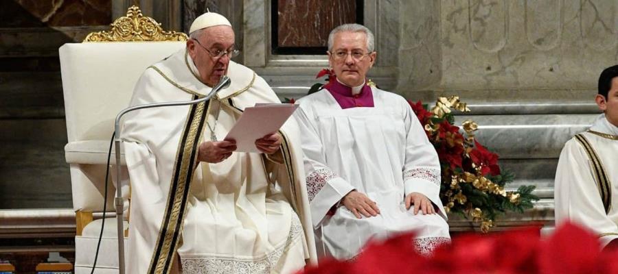 Dedica Papa Francisco Misa de Gallo para pedir por la paz