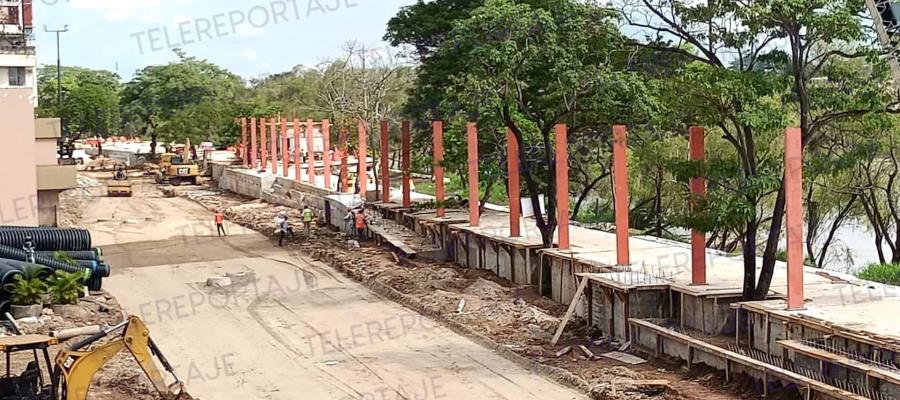 En proceso colocación de tablaestacado en etapa cinco de nuevo malecón de Villahermosa