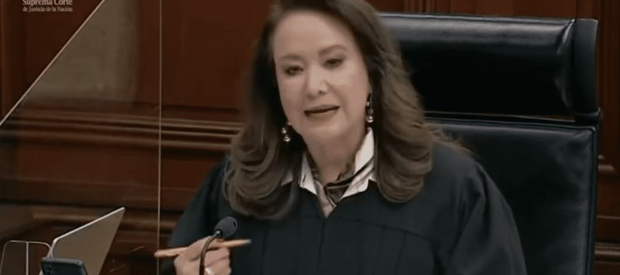 Presentan ante la Corte denuncia por plagio contra la ministra Yasmín Esquivel Presentan ante la Corte denuncia por plagio contra la ministra Yasmín Esquivel