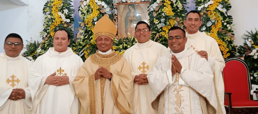Monseñor Roberto Madrigal celebra 25 años de ordenación sacerdotal