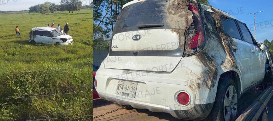Joven pierde control de camioneta y termina en potrero en Bicentenario