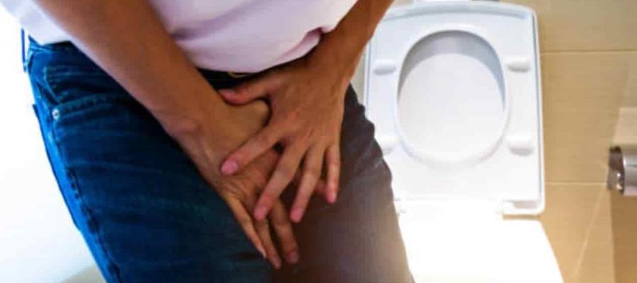 Infecciones urinarias mal tratadas y menopausia, provocarían incontinencia en mujeres, advierte especialista