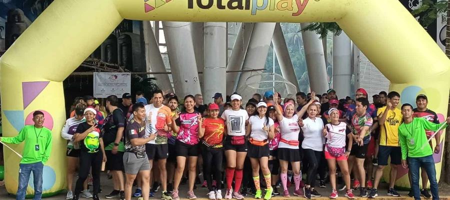 Runners tabasqueños cierran el 2022 con la ruta de San Silvestre y brindis