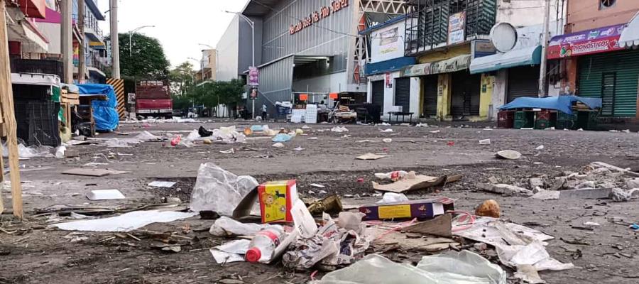 Área de limpia de Centro “mete velocidad” ante basurero que dejaron en inmediaciones del Pino Suárez
