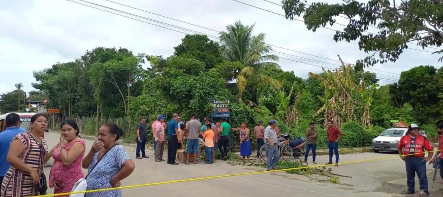 Bloquean accesos a Villa Ignacio Allende, Centla ante afectaciones por obra de Pemex