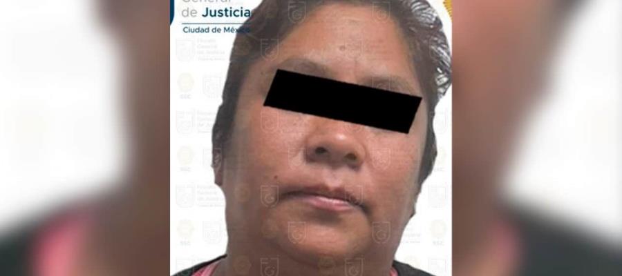 Detienen a una mujer por aventar objeto a las vías del Metro de la CDMX