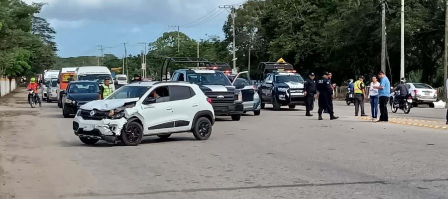 Se registra accidente sobre la Villahermosa-Nacajuca; solo hubo daños materiales