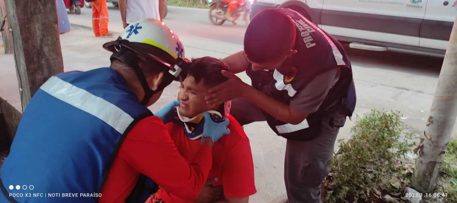 ¡Lo atropellan dos veces! Motociclista resulta herido en Comalcalco