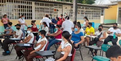 334 escuelas de nivel básico en Centro están contempladas para vacunación contra COVID