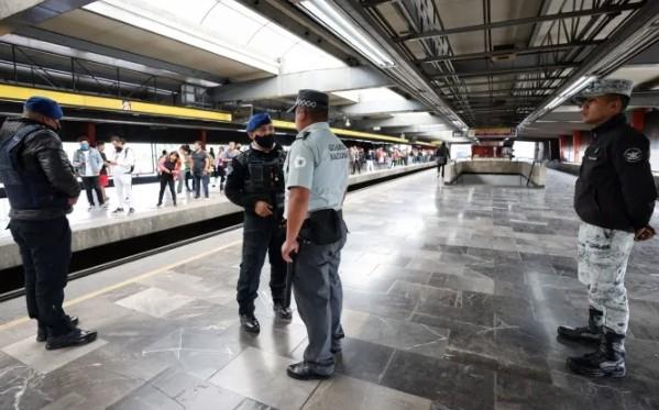Anuncia Sheinbaum programa de retiro paulatino de la GN en el Metro de la CDMX Anuncia Sheinbaum programa de retiro paulatino de la GN en el Metro de la CDMX