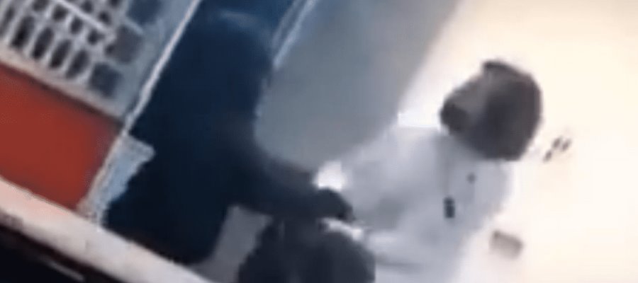 Estudiante amenaza a su maestra con unas tijeras en Guanajuato