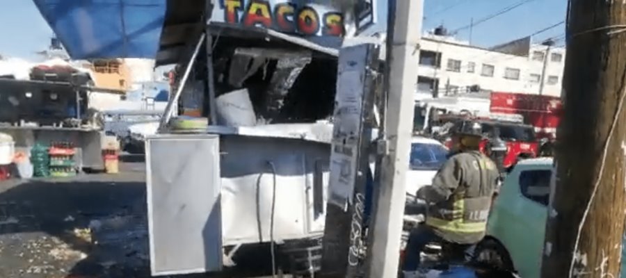 Auto embiste puesto de tacos en CDMX y deja 9 heridos Auto embiste puesto de tacos en CDMX y deja 9 heridos