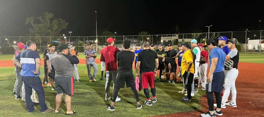 Try Out de softbol varonil de 17-19 recibe 30 peloteros de Centro Try Out de softbol varonil de 17-19 recibe 30 peloteros de Centro