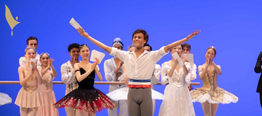 Bailarín mexicano Fabrizzio Ulloa Cornejo gana el Prix de Lausanne en Suiza