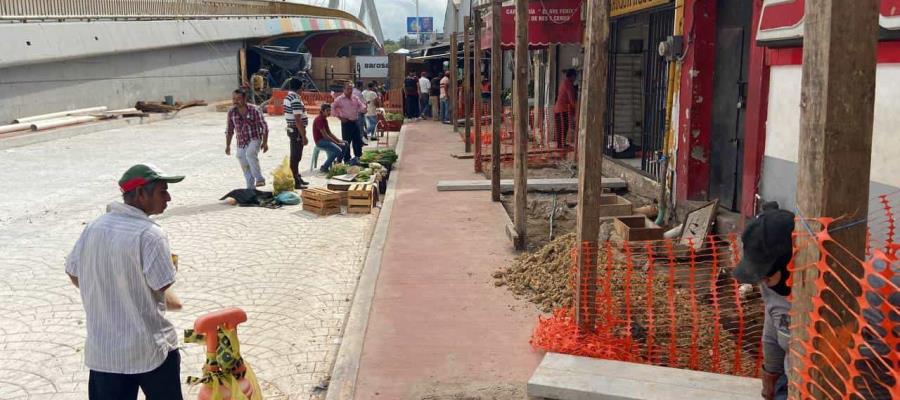 Ambulantes se adelantan a inauguración y se instalan en zona de socavón en Ruiz Cortines