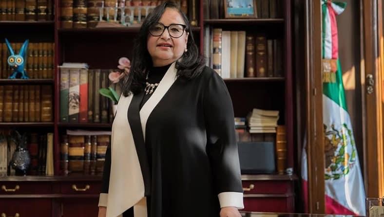 Minimiza AMLO amenazas contra presidenta de la SCJN; ‘en una de esas fueron ellos mismos’, dice