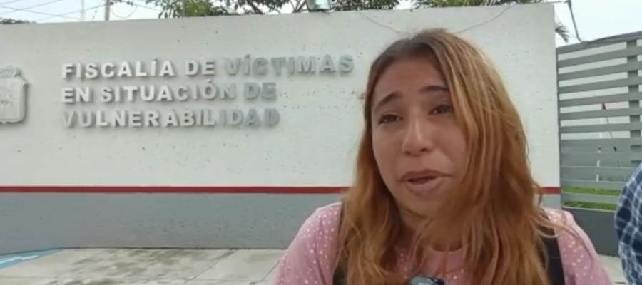 Tabasqueña reclama a su hija retenida en Estados Unidos por su abuela paterna