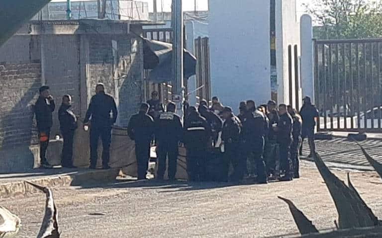 Hallan cuerpos decapitados frente al penal de Chiconautla, Edomex