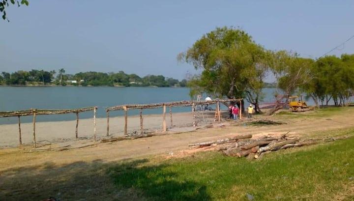 Jonuta inicia limpieza y armado de palapas en playones de cara a la Semana Santa Jonuta inicia limpieza y armado de palapas en playones de cara a la Semana Santa