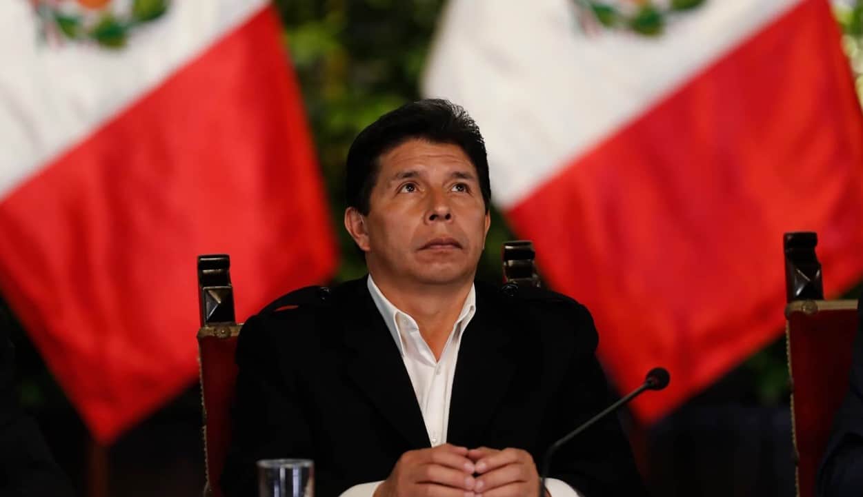Sheinbaum pide liberación de Pedro Castillo tras destitución de Dina Boluarte en Perú