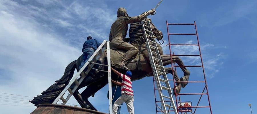 Denuncian que Ayuntamiento de Jalpa dañó estatua de bronce de Gregorio Méndez