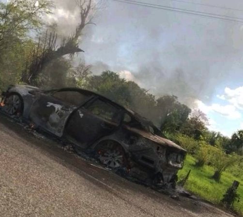 Se incendia auto en Jalapa Se incendia auto en Jalapa